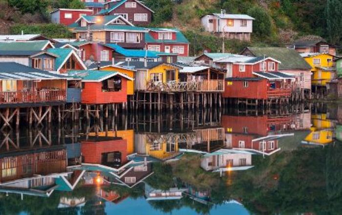 Casas de palafita em chiloé